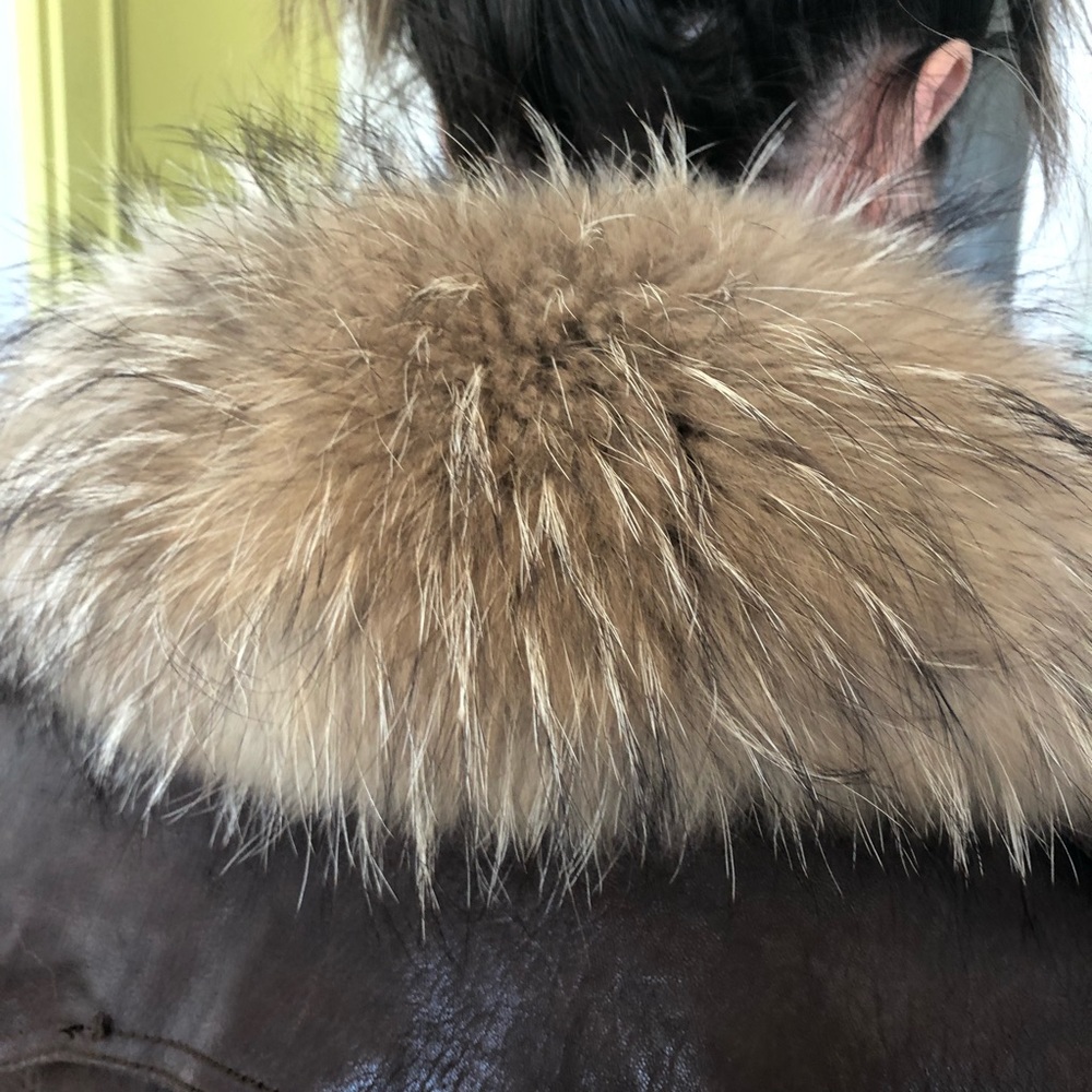 Leather jacket with coyote fur collar - Picture 5 of 8